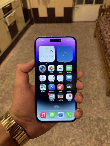 السلام عليكم  ايفون 14 بروس ماكس ذاكرة 256 بطارية 87%‎ الجهاز مبدل شاشة اصلية فقط الجهاز كامل ونضيف وكلة شغال السعر 600 الف وماكو هيج سعر بهيج نضافة 
العنوان بغداد الشعب 
للاتصال ***********
