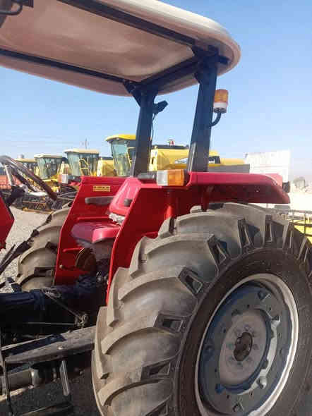 للبيع ايراني ٢٠١٤  رقم سليمانيه كشر مبدل  محور بلادي تركتر جديد عنوان كركوك مفرق شوان *********** ***********
