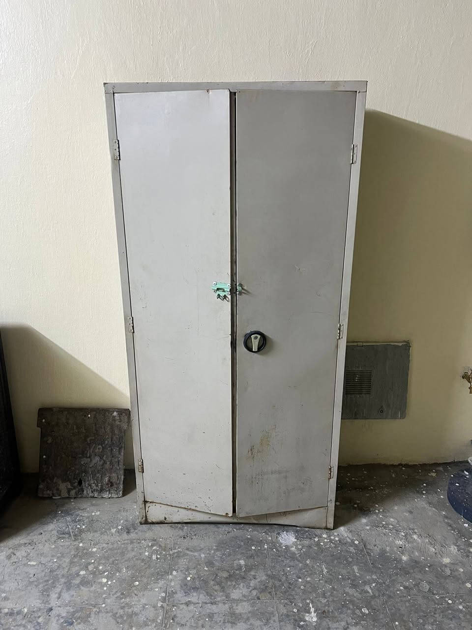 دولاب حديد 4 رفوف للبيع سعرة 60 الف وبيه مجال العنوان بغدادالدورة شارع 60 للاستفسار خاص


**إذا كنت صاحب هذا الإعلان وتريد حذفه لأي سبب، رجاءا أرسل رسالة إلى الدعم الفني**