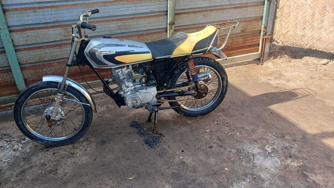 سلام عليكم للبيع دراجه   مكنه ناعمه  كلش  دراجه.   شلامجه           دوات مكفوله من سرقه.  سعر  ۲٥٠ قفل .   . مكاني البصره ابي الخصيب   رقم الهاف ***********
