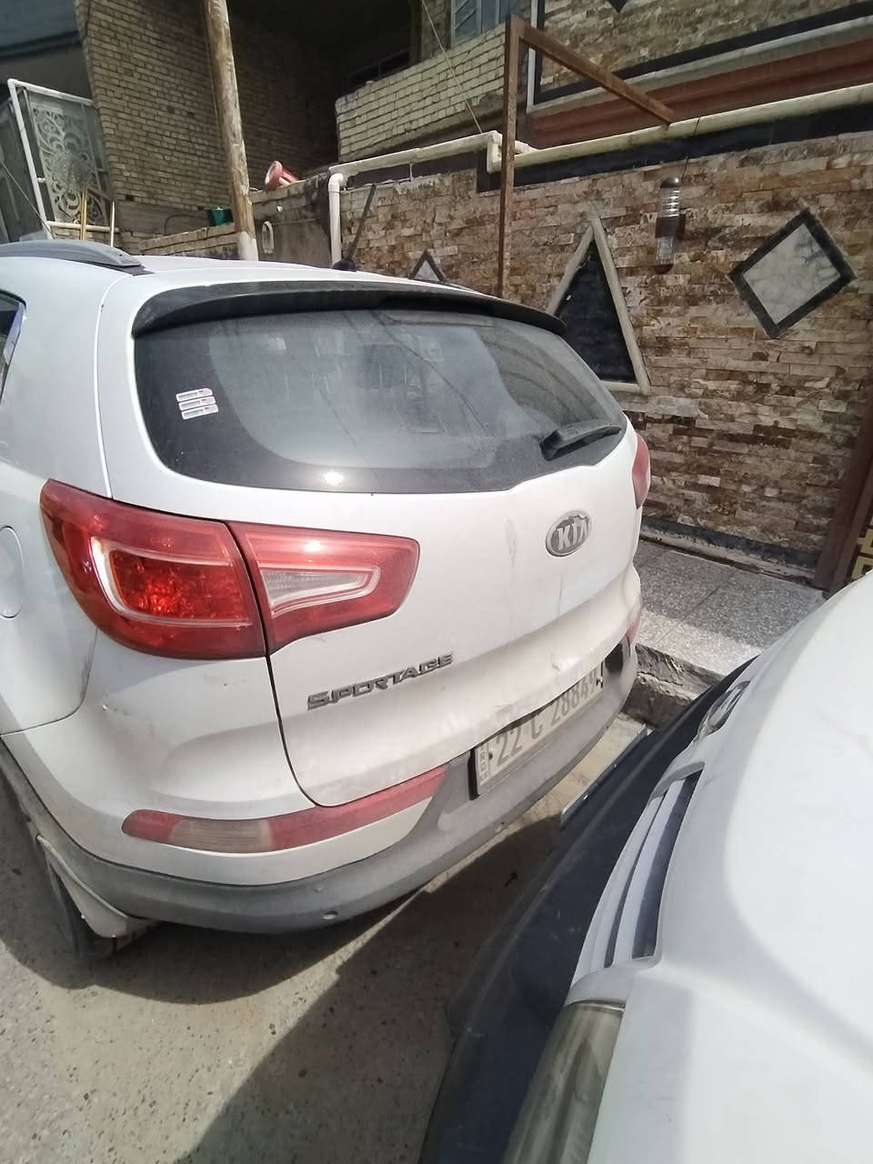 كيا سبورتج مديل 2014 نضيفه جدآ بلاديه تخم تاير نضيف دواخل نضيفه مابيها اي حادث مكفوله فقط طخه بسيطه باب الصندوق والباقي كله بلاديه مكينه وكير مفولات كيس الحبير للبيع ب 143 مكاني بغداد حي اؤر ***********
عقيل البطبوطي
