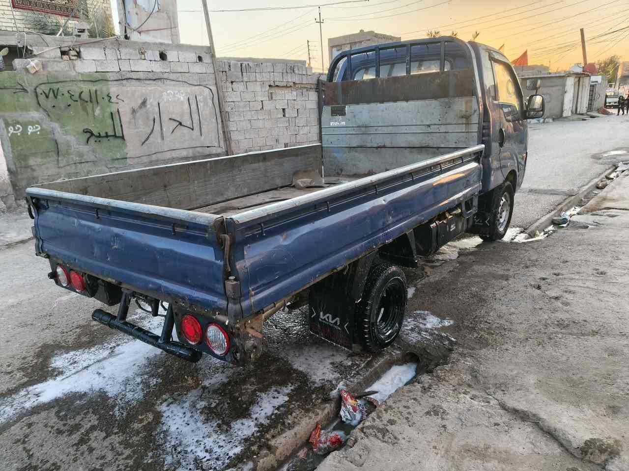 كيا بنكو موديل بدون رقم  8 كير ومحرك مسكر لاصرف ولابخار السياره على وضعية البلاد تخم تاير جديد صار اسبوع من شاده كهربائيات شغاله مابيه اي نقص مكان السياره بغداد السعر 45 رقم صاحب السياره ***********
