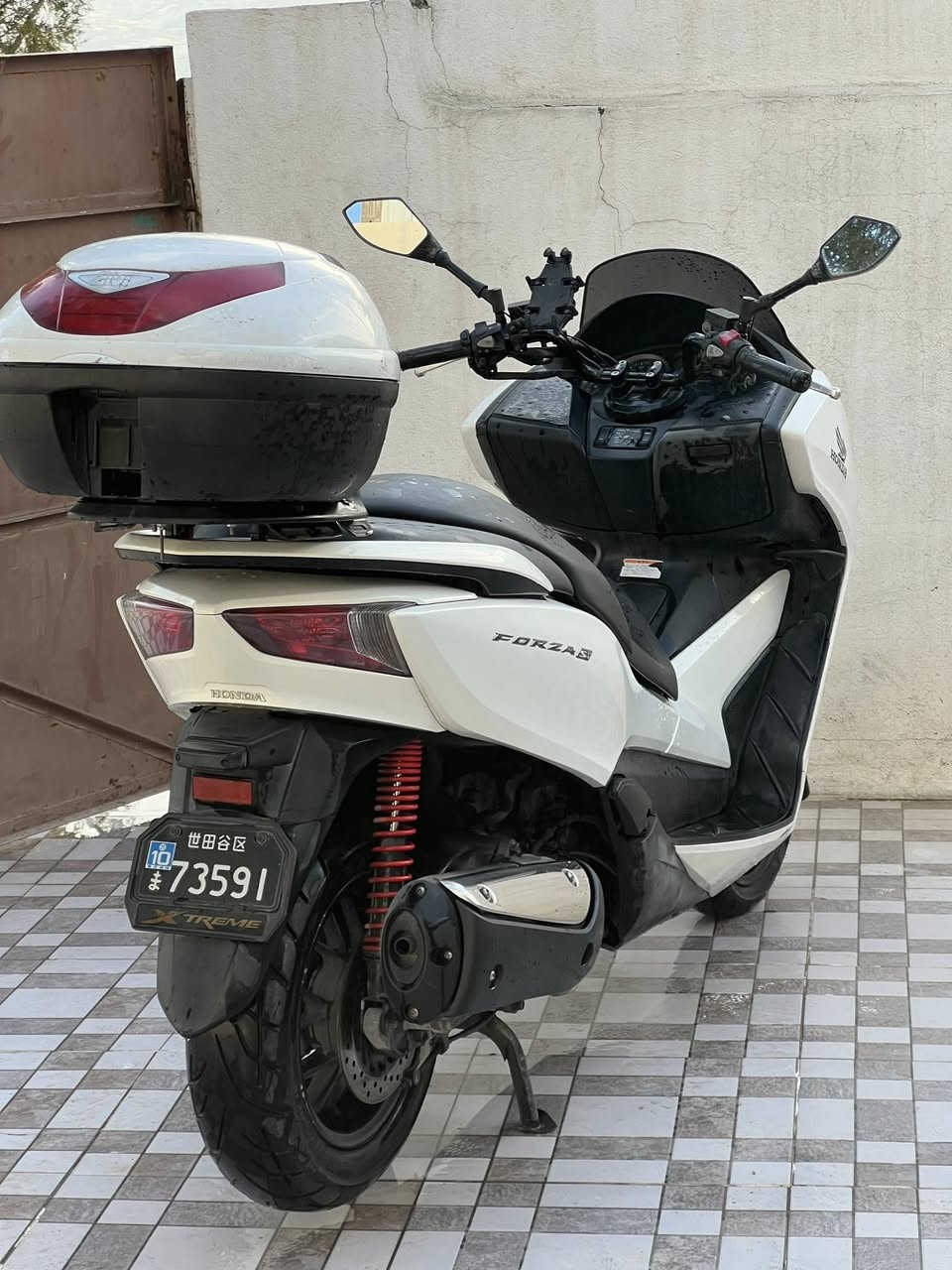 هۆندا فۆڕزا سفر ١٢
پاک و بێکێشەیە کلاج و قایشی شەریکەی لەسەرە مەکینەی نەکراوەتە و دەسکاری نەکراوە 
سعری ١٥ وەرەقە
***********
