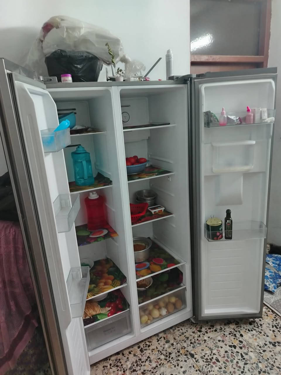 السلام عليكم اخوان ثلاجه للبيع بابين الجي سمارت ستخدام اقل الشهر بس رهم ضرف عندي بعت الاول وتالي عندي عمليه للحجيه واخر ماتبقه عندي اخذتها مليون الله يشهد داريد ابيعها قفل قفل ٨٠٠ رايدها *********** هاذا رقمي
