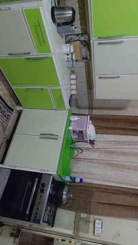 غراض مستعمله للبيع  كاونتر متر ونص  وسنك متر ٢٢٥الف  ثلاجه مستعمله ١٠٠...