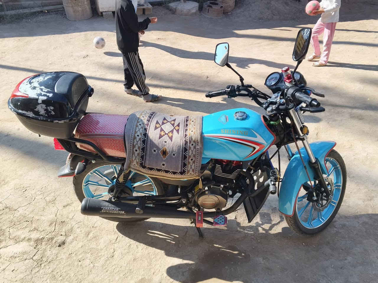 سلام عليكم دراجه شاينك للبيع اوراق اسكنر موديل2023طالعه2024
طوريج  ***********
السعر 950وبيه مجال
