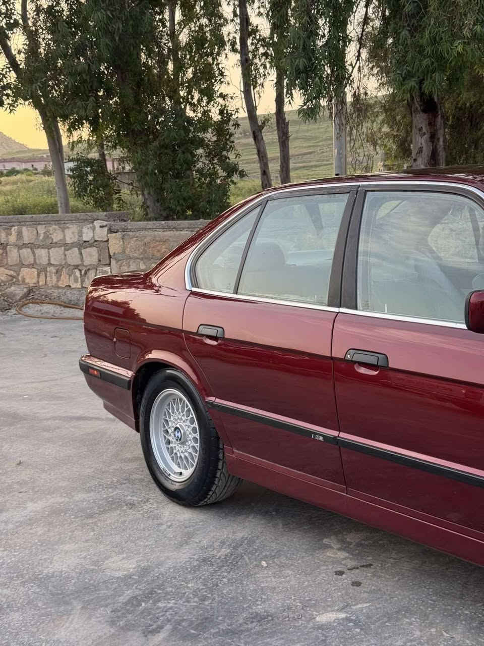 *********** /0772227192 ماشاءالله تبارك BMW. موديل1992 مه كينه 525 ديجيته ل فول فول بس سلايت نيه عام كوره كراوه بو جواني ده عم ليدراو ي نيه نموونه له جواني ده عامي بيش بشت AM بو به ستراوه تاقم ويل تايه لوك له زيره سه نه وي ره قه م هه زه ي تا 2030تازه يه به ناوي خومه وه كاله به نجه مور به شه رت گيرو مه كينه ته بريد هموو گيان به شه رت مال دوسته سه عري 75 وه ره قه كويسينجاك, أربيل
