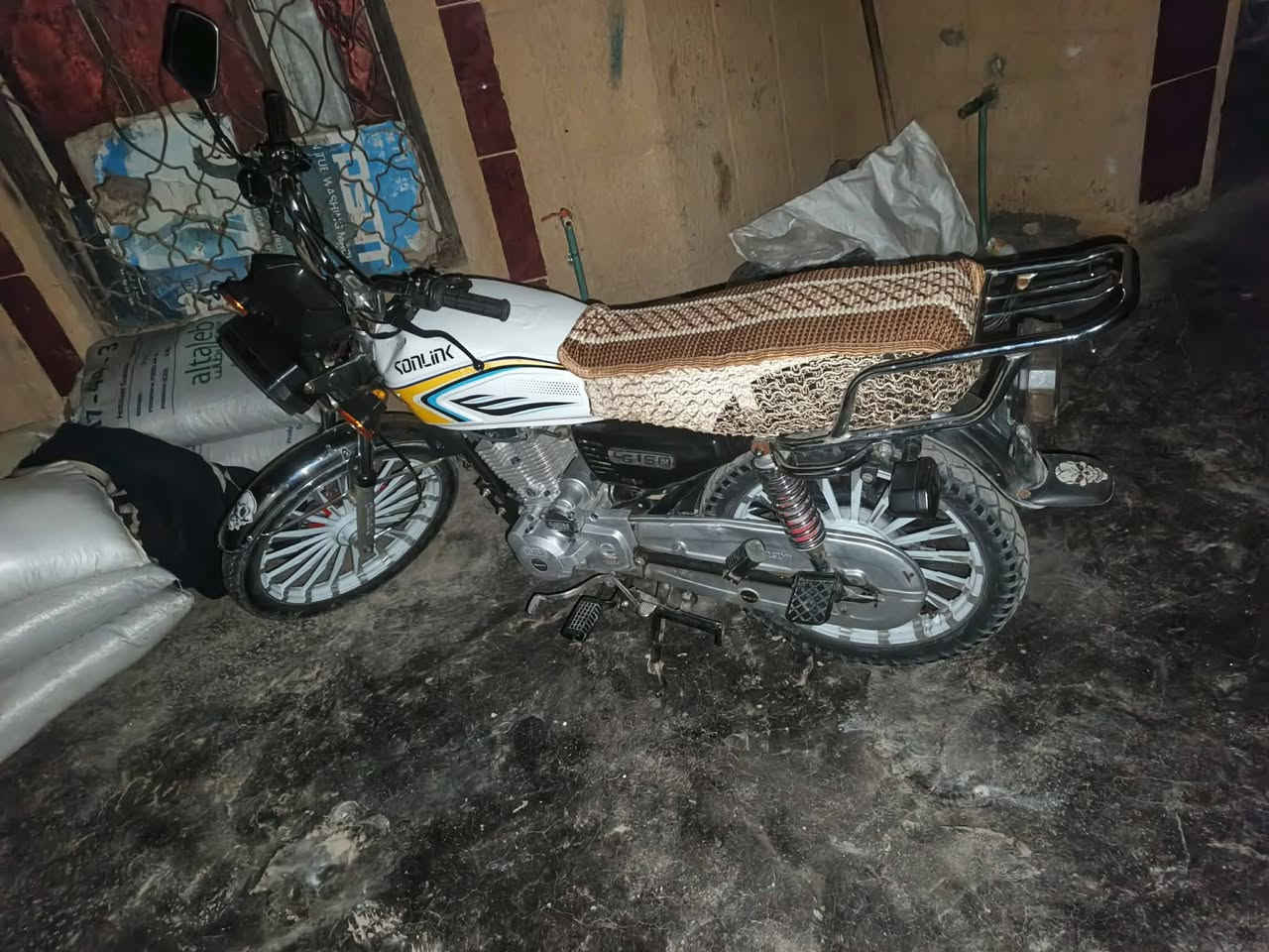 مكلف بل نشر 
اخوان موديل 2024

الصور ضالماته انضف من الصوره 
اوراق كامل محرك ماممدود عليه سبانه 
يكول صاحبهه عل 140يريد يقلع 😂
للامانه دراجه فول من كلشي ابالك 
مكان الدراجه قريب عل زيدان بيك خير ودلل 
رقم  ***********
سعر 700وبيه كل المجال
