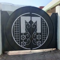 باب حوش للبيع السعر 200 الاتصال ع رقم 07705210988