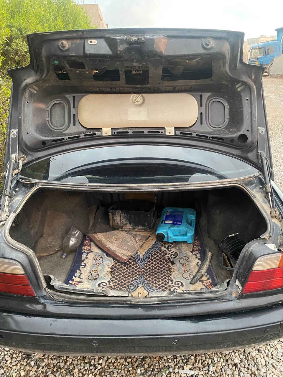 فرؤشتني خيرا
e36 1997
٤ پستؤني بيلاد مه كينه كه پس
بي ليدانه بي سبوغ
له زه خت سه وتي به گني تيدايه
منه فيست اسلي
قفلي ١٠ گه لا
بؤ معامله نامه مه نيره
*********** واتس اپ أربيل, العراق
