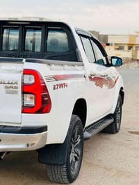 تيوتا هايلوكس فور ويل 2021سياره جديدة مكفوله كفالة عامه كارتون وضع شرك...