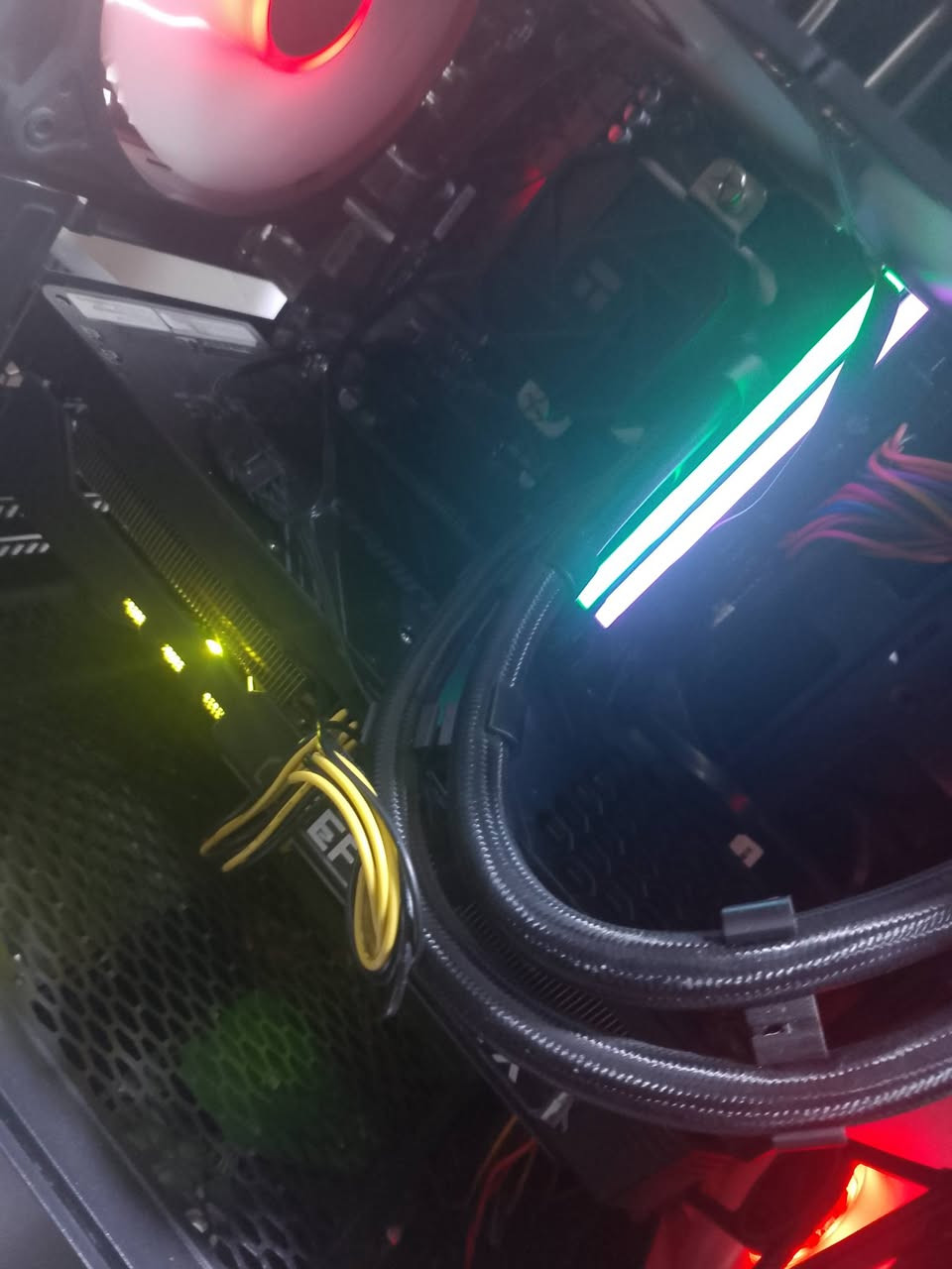 بيسي للبيع 1350 وبيه مجال
CPU: AMD Ryzen 5 5500
Motherboard: Gigabyte A520M-K V2
GPU: Palit RTX 3070 Ti
RAM: Corsair 16GB 3600MHz
Storage: Samsung SSD 128GB + HDD 1TB + HDD 1TB
Cooling: Thermalright V240 Liquid Cooler
Case: GAMDIAS (3 Fans RGB)
Power Supply: 800W
Monitor: Gigabyte 25" 200Hz Full HD
🎁 Free Mouse + Keyboard
📞 ***********
