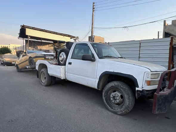 السلام عليكم للبيع كرين خاشوكه بهبهان 
موديل 1989
محرك 350 
كير عادي 5 نمر 
رقم بصره انكليزي الجديد هزه وتحويل جديد 
راعيها بغداد 
سياره جاهزه للعمل سعره 27 ورقه 
مكاني بغداد شهداء السيدية 
للاتصال ***********
لبلسنوية كرين
