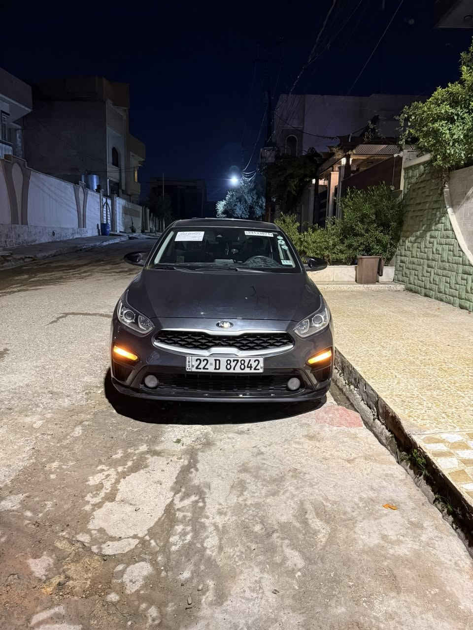 كيا قورتي 2021 السياره كلين بدون صبغ بدون تعديل بارد ضررها دعاميات وغصعتين بتريشه الصندوك السعر 155 رقم دولي وهزه جديده السياره بأسمي ***********
