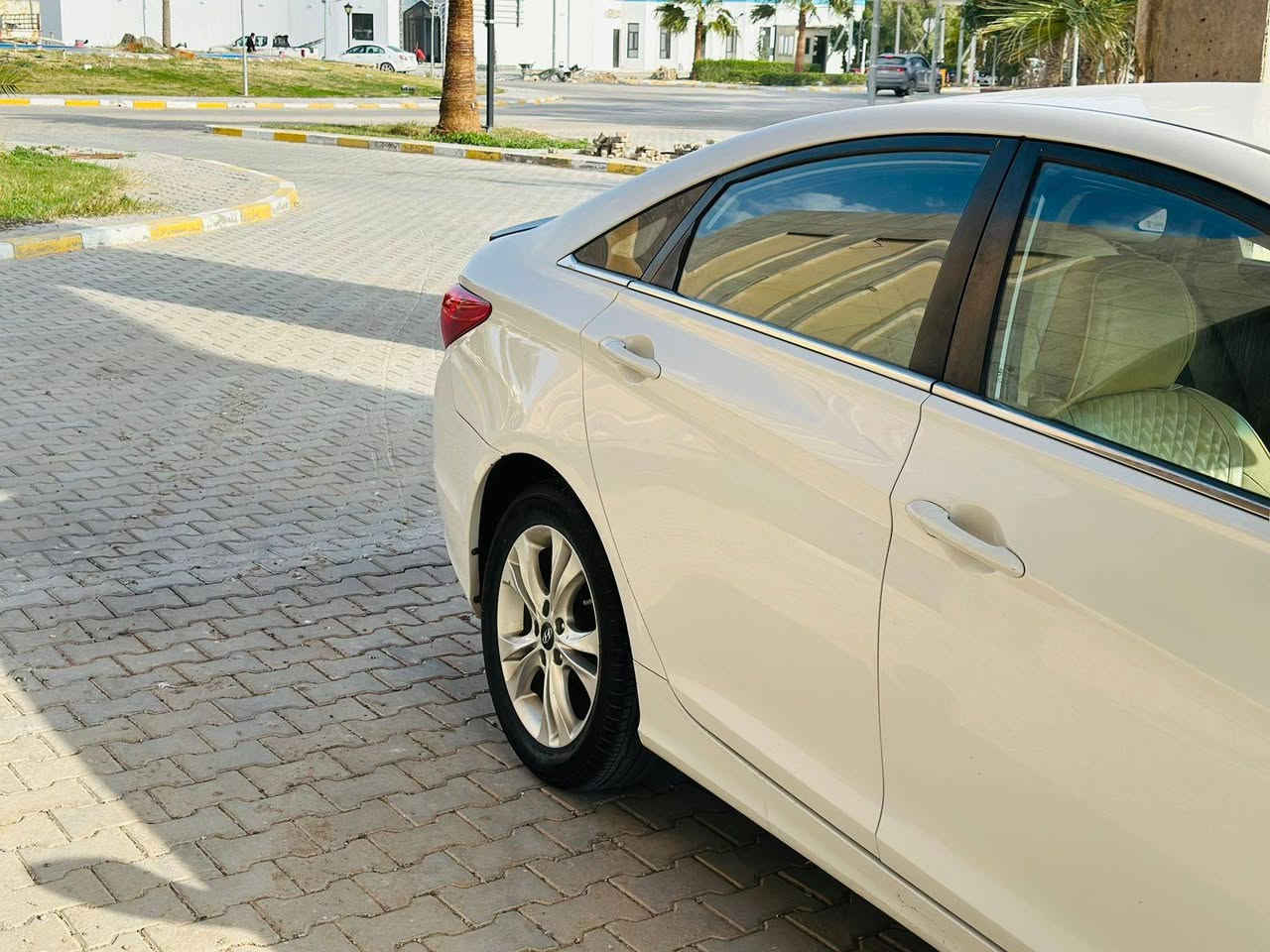 سوناته موديل ٢٠١٢. مكفوله باب صدر مفتوح لا ضربه ولا اي شي مراوس بصني ٢٥ زيرو ***********  نجف
