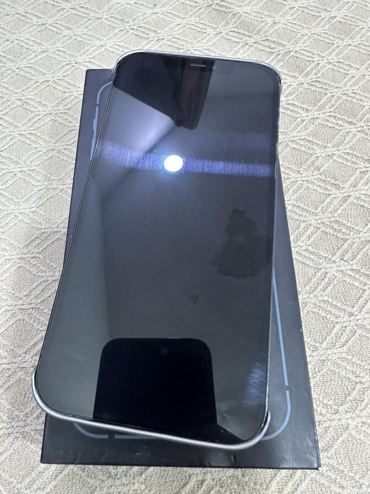 ايفون 12 برو ماكس كفاله بس ضهره مكسور بطاريه 92 شرط الفحص جهاز مامستخدم اهواي كارتونه وكفر ويه ذاكره 256  عنوان البصره سعر قيم وخذ بليرضى لله ***********
