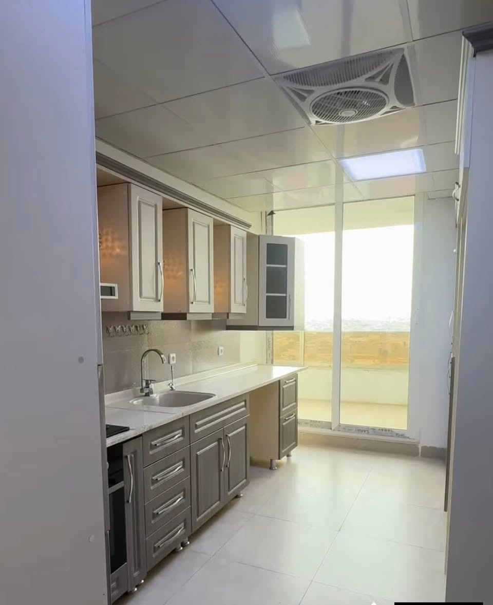 #ايجار 🔴🏡مجمع مودرن ستي🔴🏡

شقه صفر للأيجار🔵 في مجمع مودرن ستي
تحتوي على
ثلاثة غرف نوم واستقبال ومطبخ ومجموعه صحيات 
الشقه صفر غير مسكونه
بالاضافه الى ثلاثه سبالت وكاونتر مطبخ
الشقه بالكامل سقوف مغربيه
-------------------------------
الشقه صفر 
#موقع_المجمع :مقابيل الجبهه التركمانيه 

———————————————
🔵 لمعرفت التفاصيل الإتصال بالارقام التاليه

***********
*********** 
***********واتساب تليكرام
