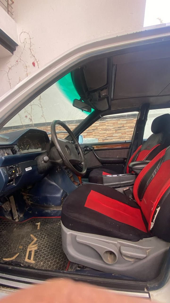 السلام عليكم مارسيدس دب موديل 88
محرك بطة 2500 
تخم تاير تخم ويل AMG 
سستم سماعات دمام 
منضومة احتراق كاملة  +قاعدة فيتبم داخلي 
تبريد ميشتغل
ترايك وين مايعجبك 
قاعدة دبل وحدة معمرة  بيها خياسات خفيفة من جوة 

رقم انبار دولي هزة جديدة تحويل مباشر 
شوف السيارة وخابرني 
***********  
مراوس بجانبو 

مكاني ديالى تقاطع الوجهية 

السعر 46 وبيها مجال
