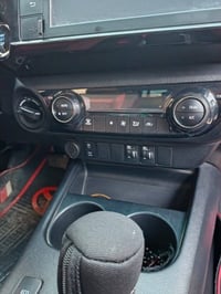 تيوتا هايلوكسS-GLX سعودي موديل 2022 رقم سليمانيه بسمي محرك ٤ اسلندر ما...