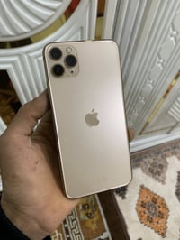 للبيع ايفون ١١ برو ماكس شرق اوسط بطارية ٨٧ الجهاز نضيف كلش زلغ مابي مب...