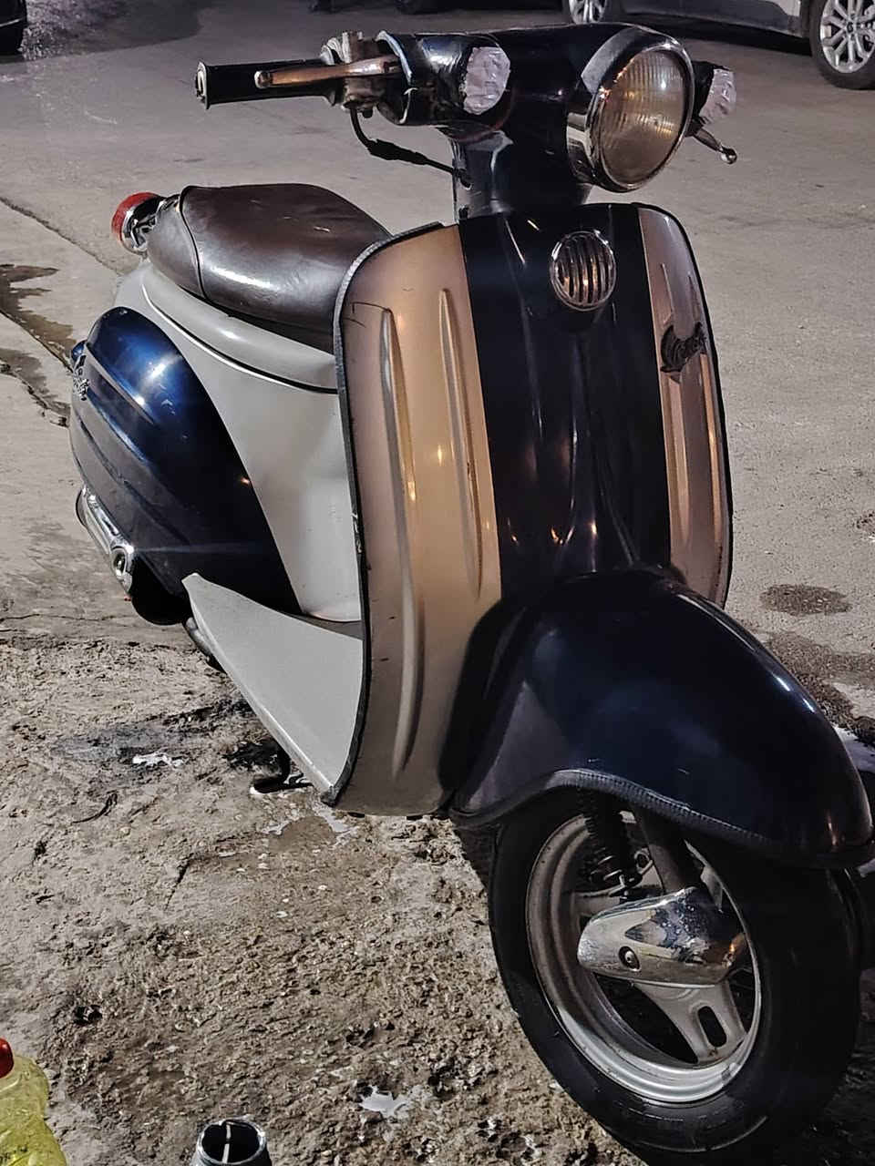 السلام علیکم دراجه للبيع ٦٠ عبد الحليم مصريه الدراجه سلف هندر فقط نقص باتري ولكهربائيات شغاله وشلعه ومعدل شرط الدراجه ما متعوبه السعر ٢٥٠ العنوان بغداد حي العامل الاتصال على الرقم ***********
