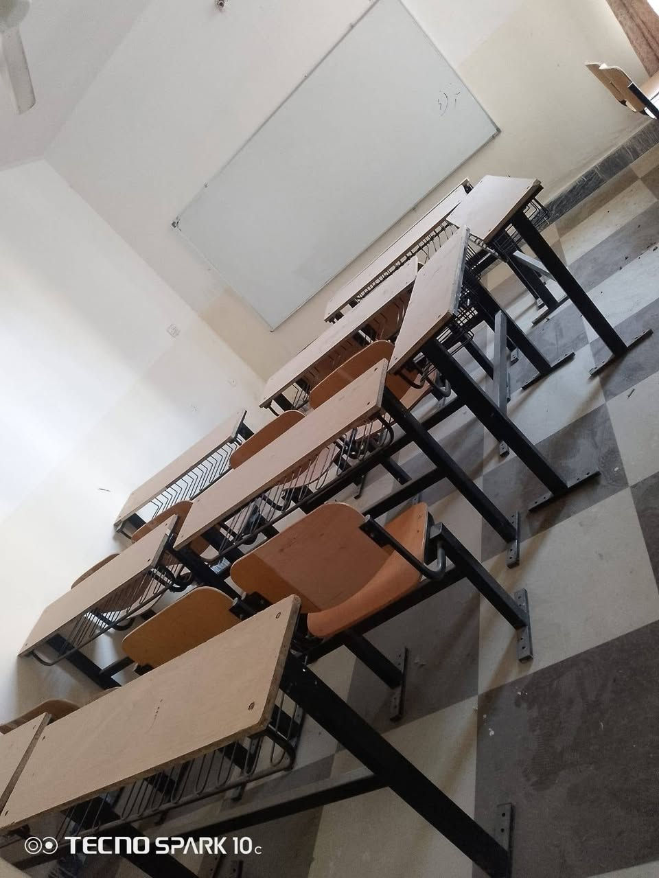 السلام عليكم
اثاث للبيع ميز مكتبي عدد 1
كرسي كبير عدد 1
سبوره كبيره عدد  4
كراسي رحلات عدد  15 

المكان الحصوه حي الحسين شارع الحولي 

السعر خاص


**إذا كنت صاحب هذا الإعلان وتريد حذفه لأي سبب، رجاءا أرسل رسالة إلى الدعم الفني**