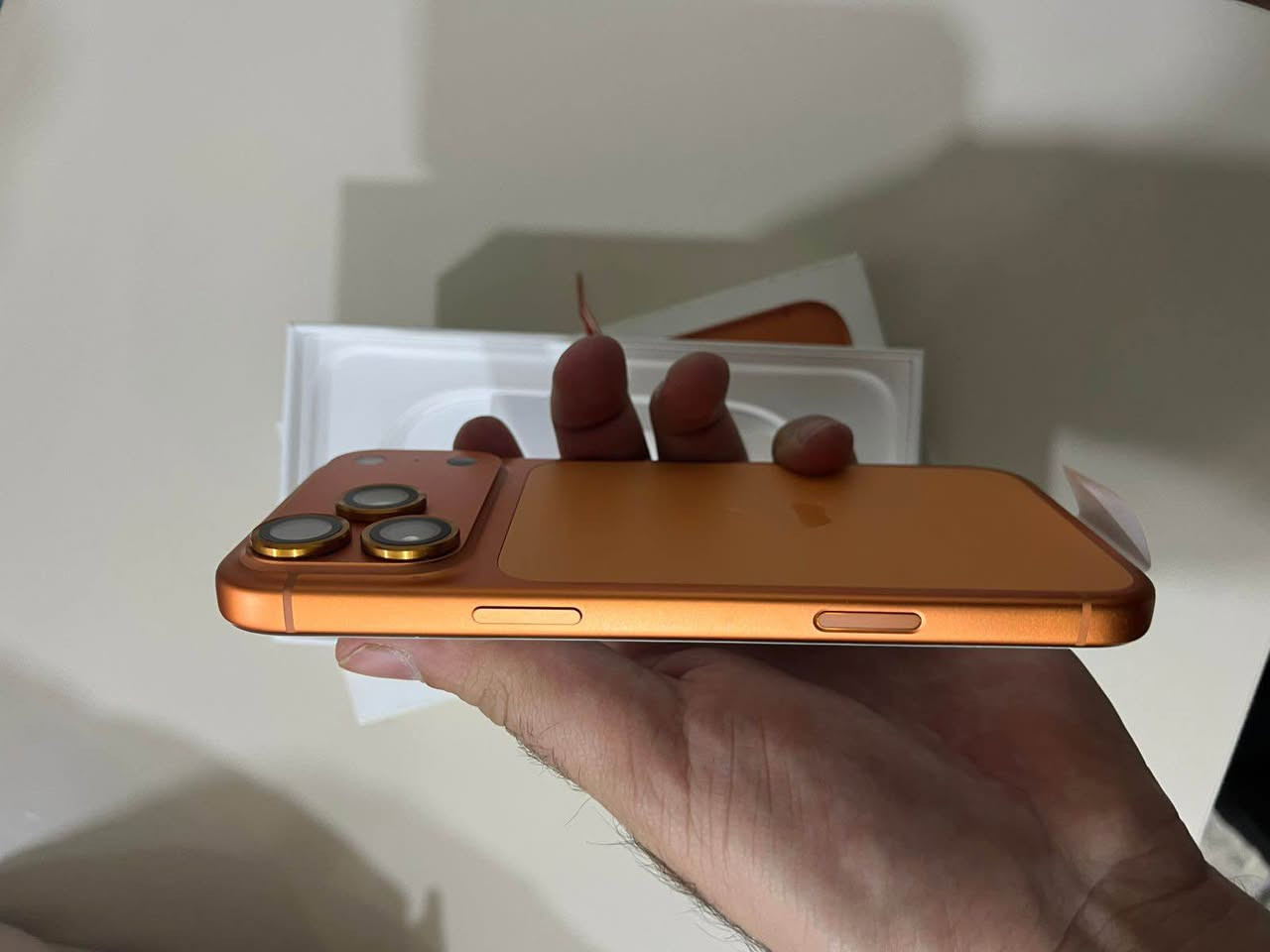 السلام عليكم 17 برو ماكس ايسيم ذاكرة 256  جهاز اخو الجديد مشحون 47 مرة بس كلش جديد السعر 1900 للستفسار *********** بغداد, العراق
