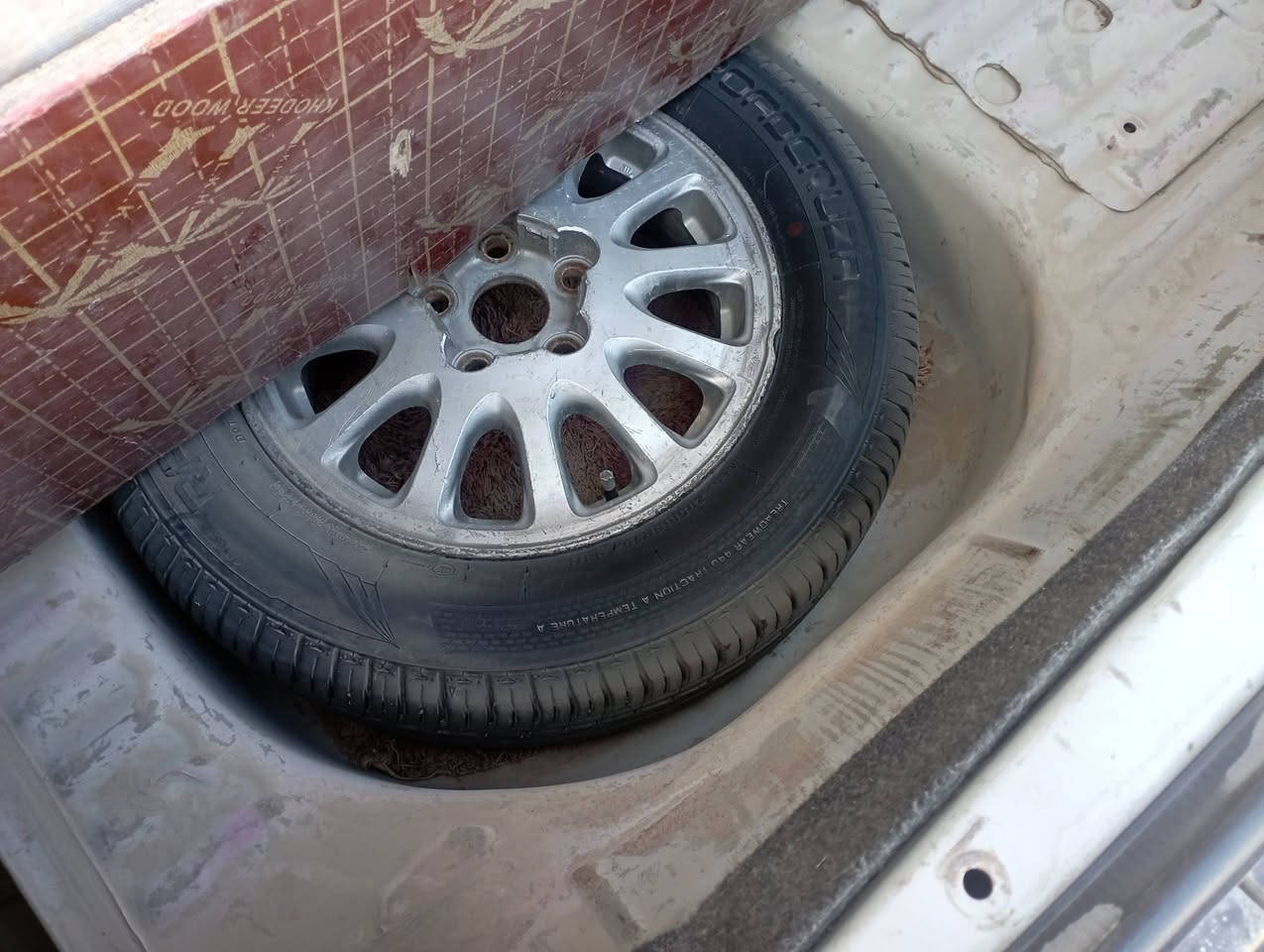 السلام عليك للبيع بطه فصل رقم انكليزي بصرة سنوية مجددة لل2030 كفالة من الكص والنقل جثة والصبغ العام والظربة القوية محرك وكير 2500مكفولات تخم تاير حدادية 100% بدي ودواخل بالكارتون كهربائيات "تبريد ثلج" ، السيارة جاهزة مجهزة شرط مابيها كل نقص احلى من الصور وتحويل، شرط تراي وين ما يعجبك، السعر 60وبيها مجال عنوان بصرة الزبير والشراي يتصل ويدلل *********** ترهم مراوس
