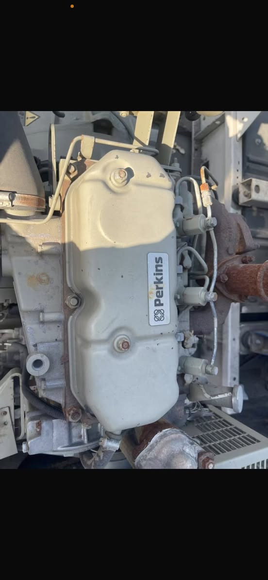 مولد بيركنز 30 KV جداا نضيفه مامشتغله بلعراق للاستفسار مجمع الجبوري الديوانيه مقابلمعمل غاز الديوانيه *********** .. واتس اب 004917677060032
