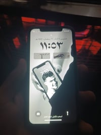 عندي هاذ لا ايفون اكس ذاكرته ٦٤ اي عيب مابي فقط شاشا مبدله اصليه وبطار...