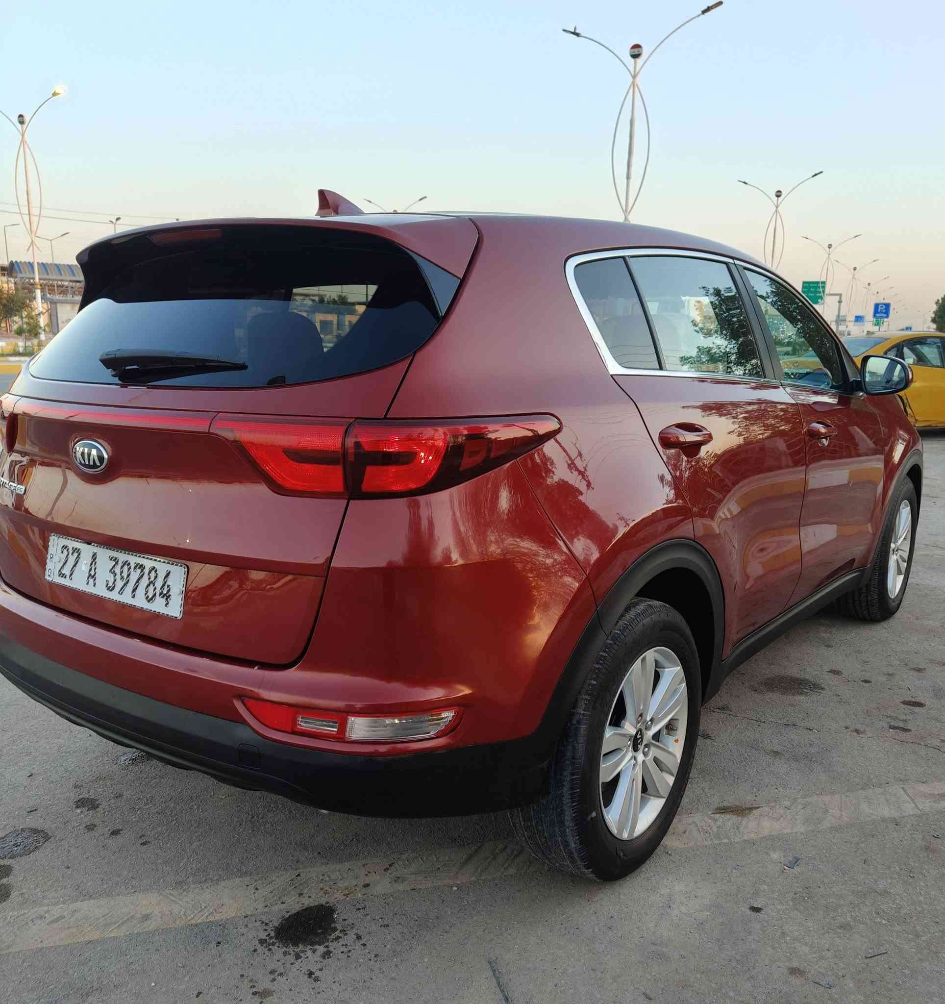 كيا سبورتج موديل 2017 رقم ذي قار دولي بسمي تحويل وارد امريكي حادثها فقط الجاملغ الامامي بدون دواخل بدون ارباك الباقي كفاله
مواصفات لدات اماميه كشافات زنون شاشه كامره دبل تحكمات انظمة قيادة  كشنات جلد     نظام منحدرات  تبريد امامي خلفي محرك اربعه اسلندر 2400 بعده عله وضع الشركه السعر 145 للاستفسار الرقم ***********
***********
