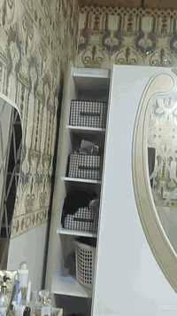 سلام عليكم بيت بشارع المطار شارع مبلط الرقم***********متكون من مطبخ حراري ومطبخ بارد وغرفيتن وبراني حجم كبير وحمامين السعر بلخاص البيت كامل المساحه 200متر
