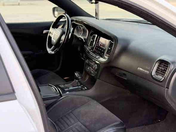 السلام عليكم 
جارجر ٢٠٢٣ دايتونه RT 
حادث سرقه بدون دواخل و (الصبغ فقط بنييد)
سياره جديده بمعنى الكلمه 
للاستفسار ***********
***********
