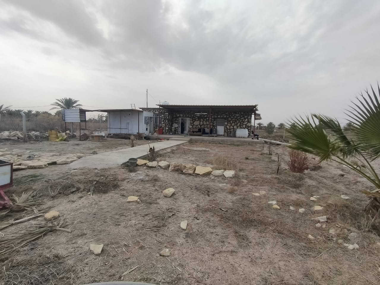 سلام عليكم
ارض سند 25 بمساحه 1615 عنوانه طريق حله نجف قرب البوابه قريه السجاد العصريه تبليط كهرباء ماء إساله ماء سقي للاستفسار اتصل 
***********
***********
