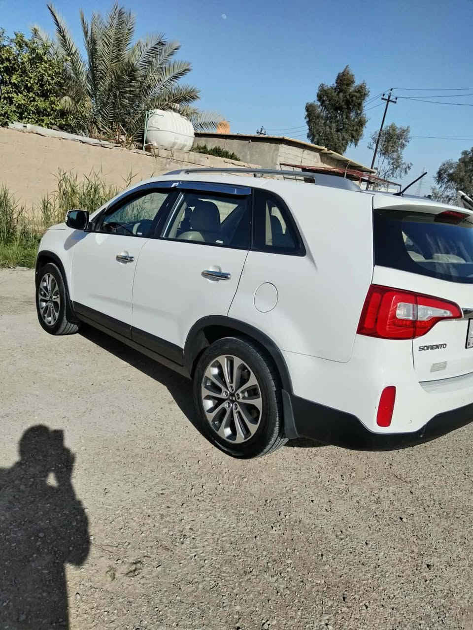 للبيع كيا سورنتو موديل 2015 رقم ديالى بسمي وارد خليجي مكفولة كفالة عامة من الصبغ والتبديل والبارد محرك ستة سلندر سبعة راكب ثلاث قطع تبريد بردات خلفية ويل كاب كروم فول عدا الفتحة ماشية 165 ألف كيلو السعر 185ورقة وبيهة مجال عنوان ديالى بعقوبة كاطون الرازي قرب مدرسة الشام رقم الهاتف *********** أبو وسام/ يرهم مراوس بي سورنتو 18او20 أو توسان 24 بس يكون خليجي أبيض مكفول/ رجاءآ إني مكلف بل نشر رجاءآ يوجد رقم الهاتف رجاءآ
