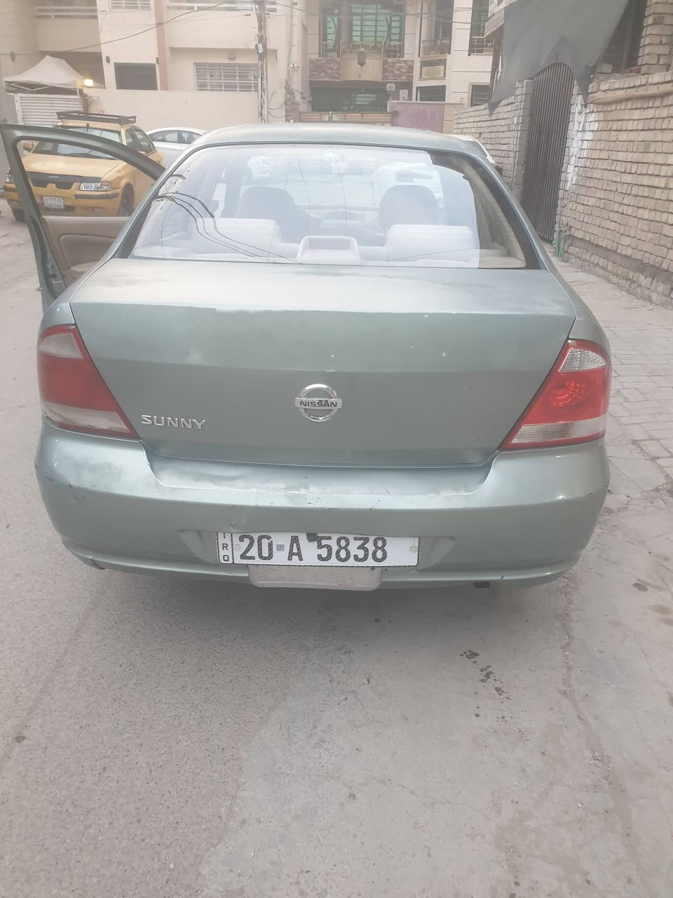 السلام عليكم للبيع نيسان سني 2007 كير عادي محرك نضيف دواخل نضيفه الكشر بي جراد رقم ديالى تبريد نقص غاز بيهه ضربه بالجاملغ الايمن ومصلح السعر65  الاتصال ***********
