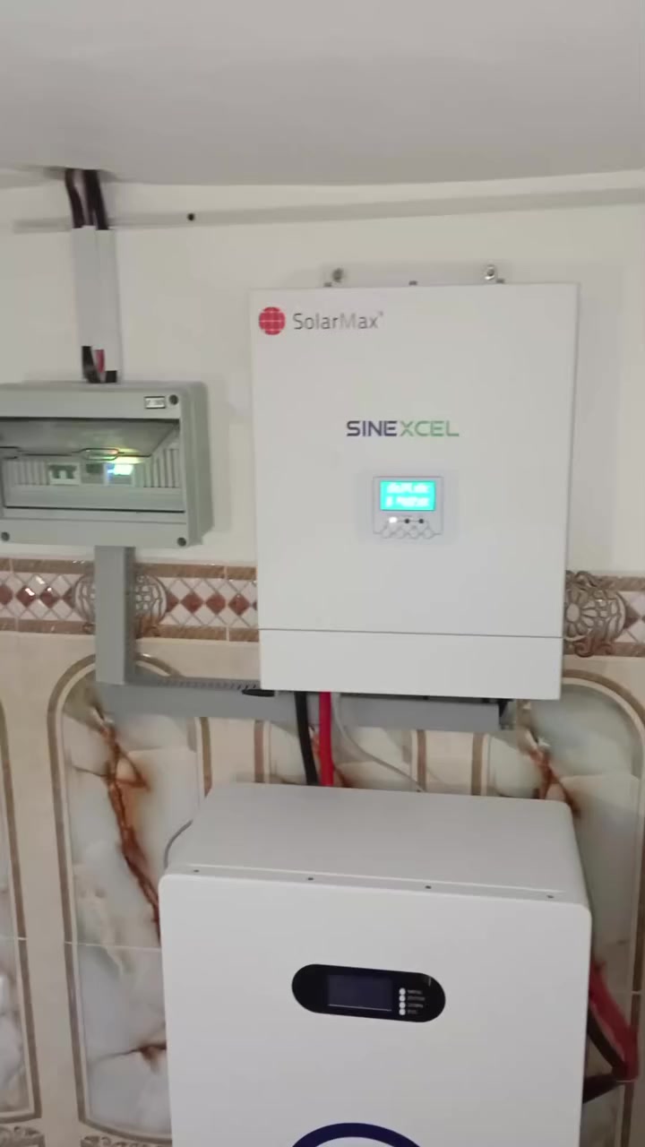 سلام عليكم
⚡ منظومة طاقة شمسية 16 أمبير ليلي نهاري
– نهاية مشاكل الكهرباء للأبد! 💡🔋
🔹 مكونات المنظومة الاحترافية:
✅ إنفيرتر أصلي Solar Max
ماركة SineXcel IP21 – 6 كيلو واط ⚡
تحكم ذكي عن بعد عن طريق الإنترنت والموبايل 📱
كفاءة عالية وتشغيل مستمر 💪
ضمان حقيقي 5 سنوات 🛡️
🔋 بطارية LiFePO4 من Solar Max
سعة 16.5 كيلو واط – 314 أمبير – 51.2 فولت 🔌
خلايا Grade A أصلية ✨
حماية ذكية BMS 🛠️
شاشة عرض لمتابعة حالة البطارية 📊
ضمان حقيقي 5 سنوات (صيانة أو تبديل) 🛡️
🛠️ تركيب احترافي
هيكل دعم قوي للألواح والبطاريات 🏗️
جميع التوصيلات الكهربائية أصلية وآمنة ⚡🔧
معدات التثبيت (حديد – جوزات – وايرات) مختارة بعناية لضمان قوة واستمرارية المنظومة 🔩
⚡ تشغيل كامل للبيت:
مكيفات ❄️
ثلاجات 🧊
غسالات 🧺
إنارة 💡
وأي جهاز منزلي بكل أريحية 🏠
🤝 ثقة زبائنّا أولويتنا
أي مشكلة تواجهك بمنظوماتنا يمكن ذكرها بالعام 🗣️، ونحلها فوراً ✅
📞 للاستفسار أو الحجز: *********** 📲
☀️ مع منظوماتنا… انقطاع الكهرباء صار من الماضي! ⚡🔥
#المتابعين
#الجميع
