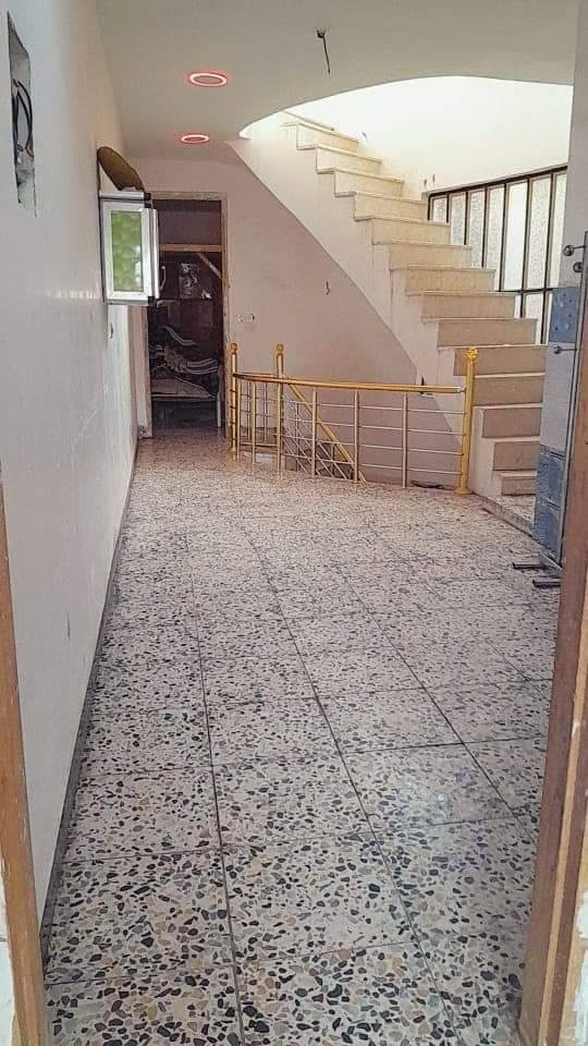 السلام عليكم مرخصه الادمن دار للبيع الدوره منطقه حي الحسن المساحه 100 متر الاتصال على هذا الرقم *********** طابو ملك صرف
