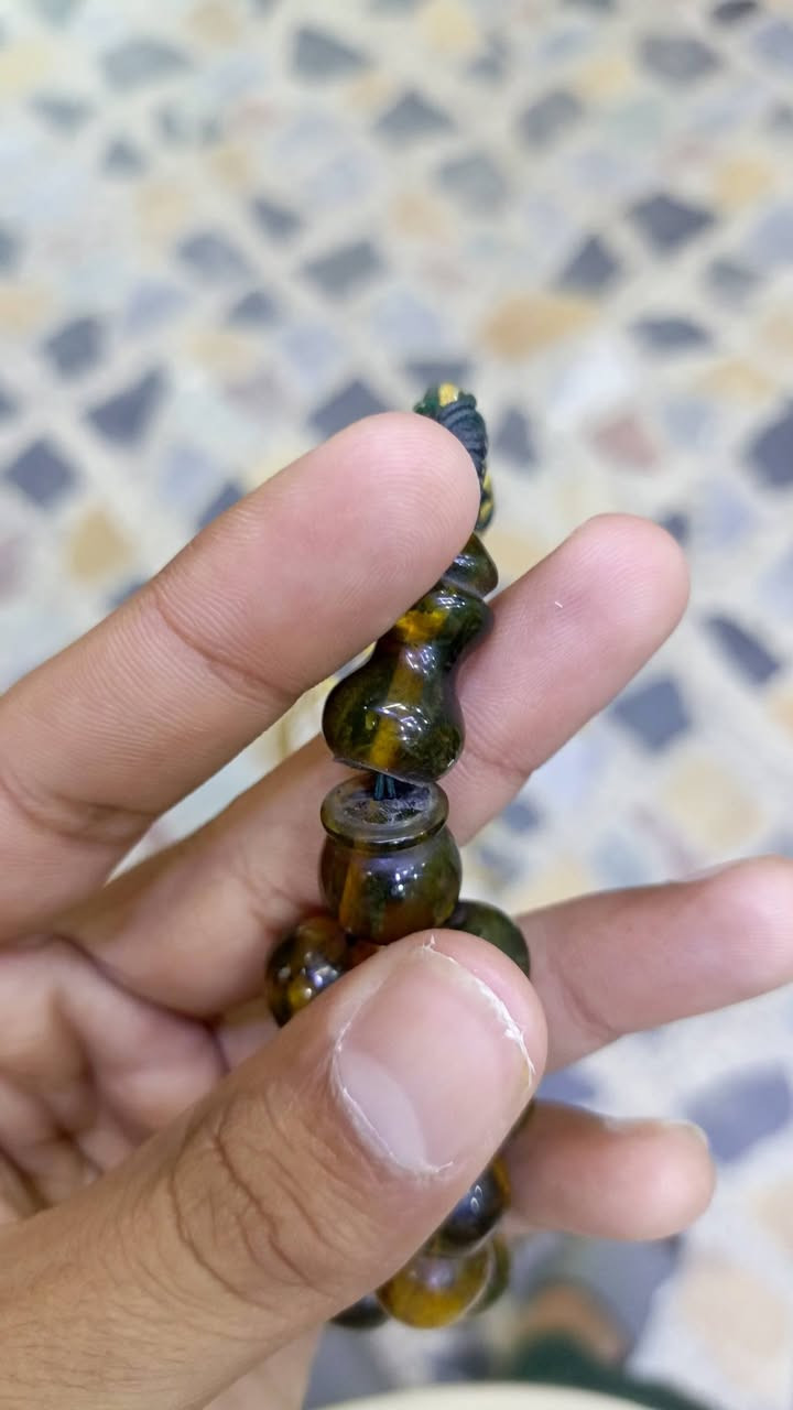 السلام عليكم 
سبحة كهرب حر روسي طحلبي 
خشنه وزنها(٥٢)غرام
 عدد خرزه ( ٤٠) 
السعر خاص .
شاهود مكسور 
مكاني بغداد مدينه الصدر


**إذا كنت صاحب هذا الإعلان وتريد حذفه لأي سبب، رجاءا أرسل رسالة إلى الدعم الفني**