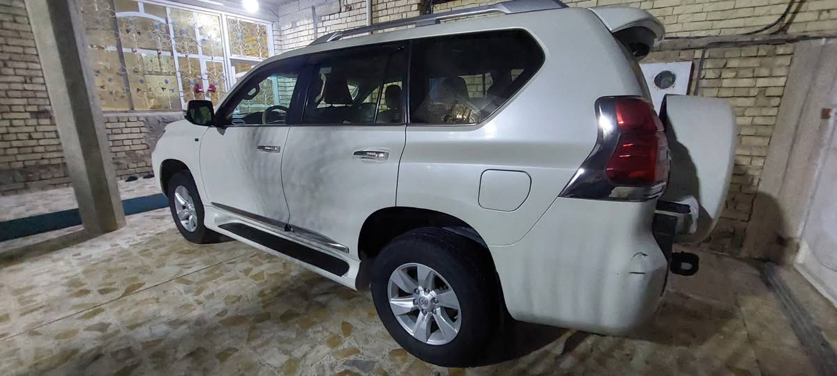 السلام عليكم لاندكروزر برادو موديل 2018 ماشيه 91 الف فئة TX.Sرقم أربيل انكليزي تحويل مباشر السعر 37 الف  تفاصيل أكثر اتصال ***********
