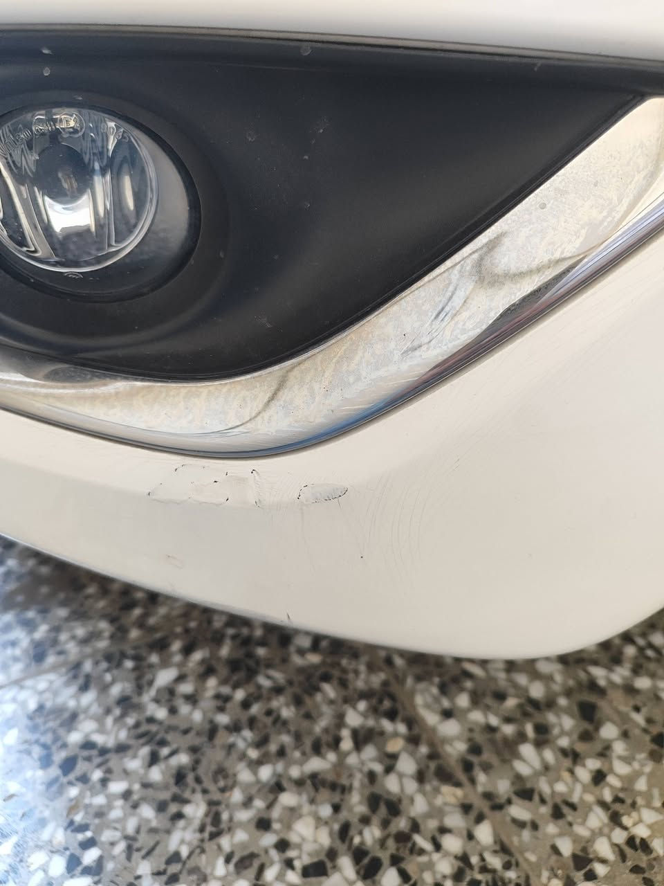 السلام عليكم 
للبيع سني مصري بعدها بحالة الضمان 2025 رقم اربيل بأسمي
ماشيه 25 كفاله من الصبغ 
بيها رصعة بالدعامية الامامية
  اربع جام كهربائي تحكم ستيرن شاشة جكسارة دوشمة ارضيات و كشنات ابواب مغلفة بالنايلون
كل الملاحضات موضحات بالصور السعر 125$ و بيها مجال قليل للطيبين
 للتواصل ماسنجر فقط
مكانها بغداد / المشتل


**إذا كنت صاحب هذا الإعلان وتريد حذفه لأي سبب، رجاءا أرسل رسالة إلى الدعم الفني**