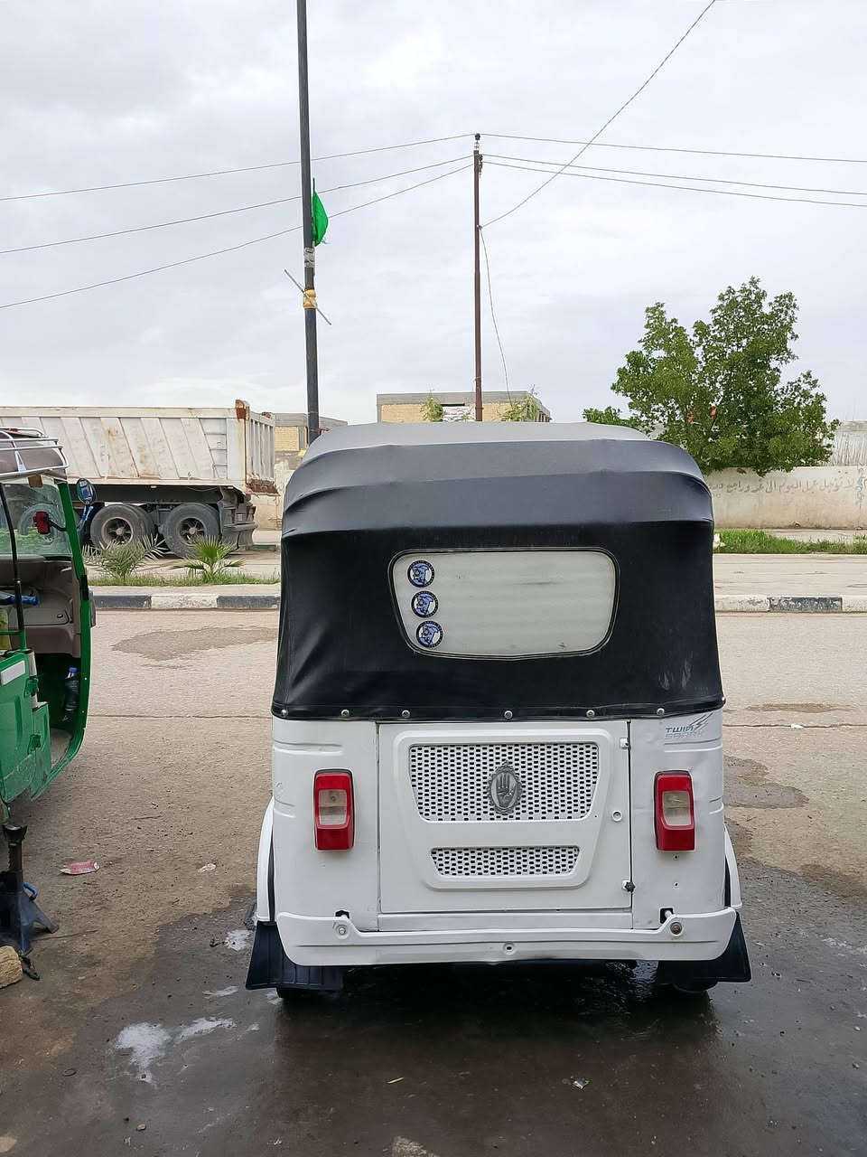 سلام عليكم تكتك البيع مديل 21 شهر 8 رقم رسنويه نكليزي بيه طخات ومجفته سعره 6400 وبيه مجال بصيط  مكاني قضاء الرفاعي التصال ***********
