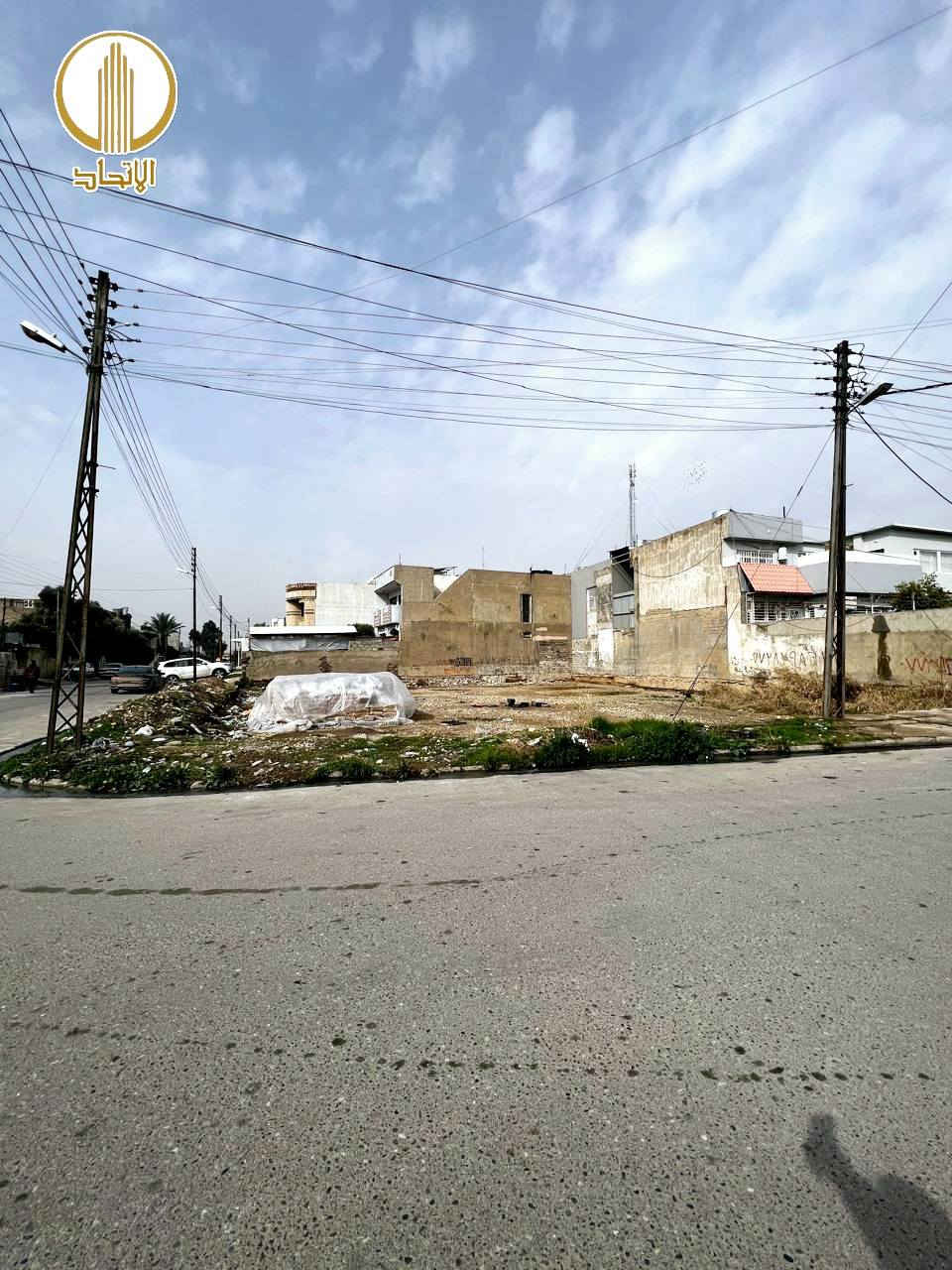 #مكتب_الاتحاد_للعقار   
 🏛⭐️ارض للبيع  أو المعارضة ⭐️حي القادسية الاولى⭐️🏛
⬅️️ مساحـة 663متر  

⬅️️الابعاد 21.5متر ❌️ 26.5متر

⬅️ الإتجاه شروق قبلة

⬅️تقع على شارعين بعرض 20متر

⬅️ممكن بيع حسب الطلب

⬅️سند طابو ملك صرف 

⬅️بسم شخص تحويل مباشر 

تفاصيل اكثر يرجى مراجعة المكتب
_____________________________ 
         مكتب الاتحـــاد للعقار 
الفرع الاول : شارع المصارف الرئيسي 
الفرع الثاني: الصديق بداية سايدين البحرين 
           *********** 
                      🏛
           ***********
         م.عبدالرحمن العبيدي
