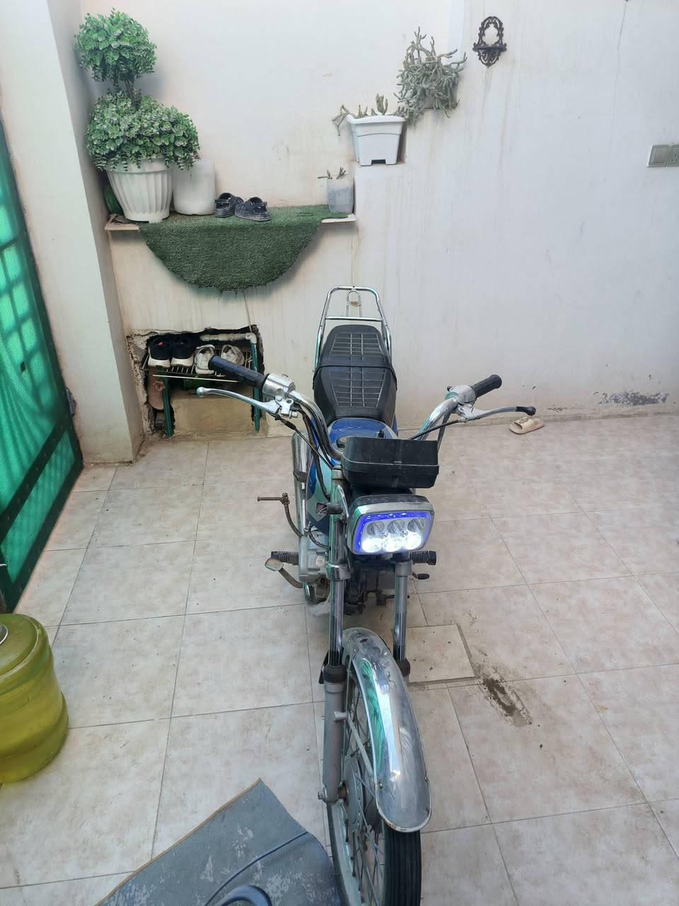 سلام عليكم دراجه لل بيع سعر 350 وبية مجال
0788 439 7706 وهاذ رقمي
