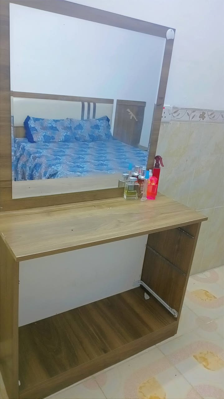 غرفة نوم 100بدون دوشك
***********
