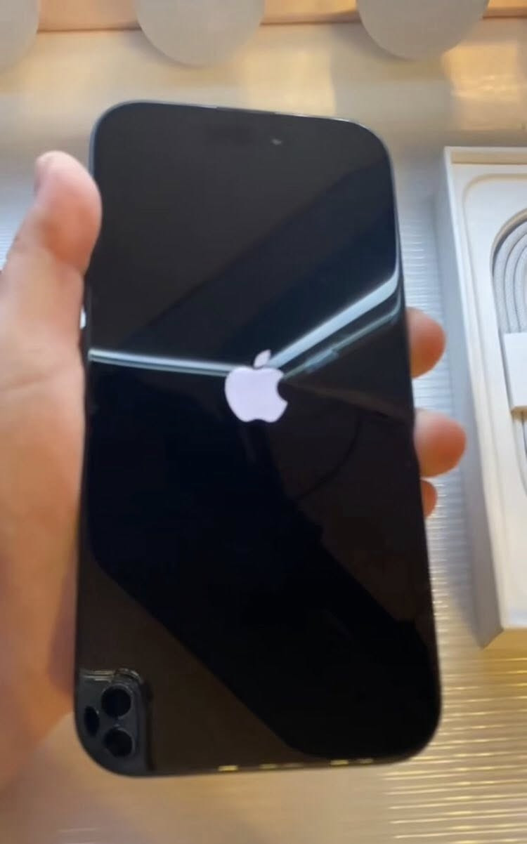 iphone 16
ذاكره 256
بطاريه 91%
‏1 sim يدعم
إمريكي . نموذج M
مامفتوح كامل ملحقات كارتون وكفر وكيبل
 جهاز فقط يحتاج برمجه بورد فقط شعار ابل الآيكلود موجود 
فحص مع ظمان
سعر 220 الف نهايته
عنوان / اربيل مناره + متوفر توصيل 5
مايشتري لايدخل يتعبني رجاءً


**إذا كنت صاحب هذا الإعلان وتريد حذفه لأي سبب، رجاءا أرسل رسالة إلى الدعم الفني**