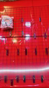 رفوف ٥ • هوك ٢٠٠ • ميز خشب ٢