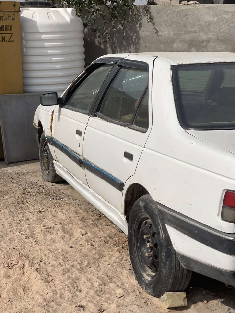 سلام عليكم بيجو روه 2009 ب 15 وبيها مجال بصيط حك الجيه ‭٠٧٨٧ ٤١٣ ١٨١٠‬
