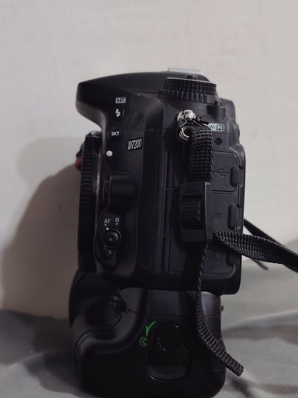 كامره للبيع NIKON 7200
السعر ٦٥٠ ‏ بيها مجال￼.  

كرب
بطاريه اضافيه
شاحنه اصليه
حزام


**إذا كنت صاحب هذا الإعلان وتريد حذفه لأي سبب، رجاءا أرسل رسالة إلى الدعم الفني**