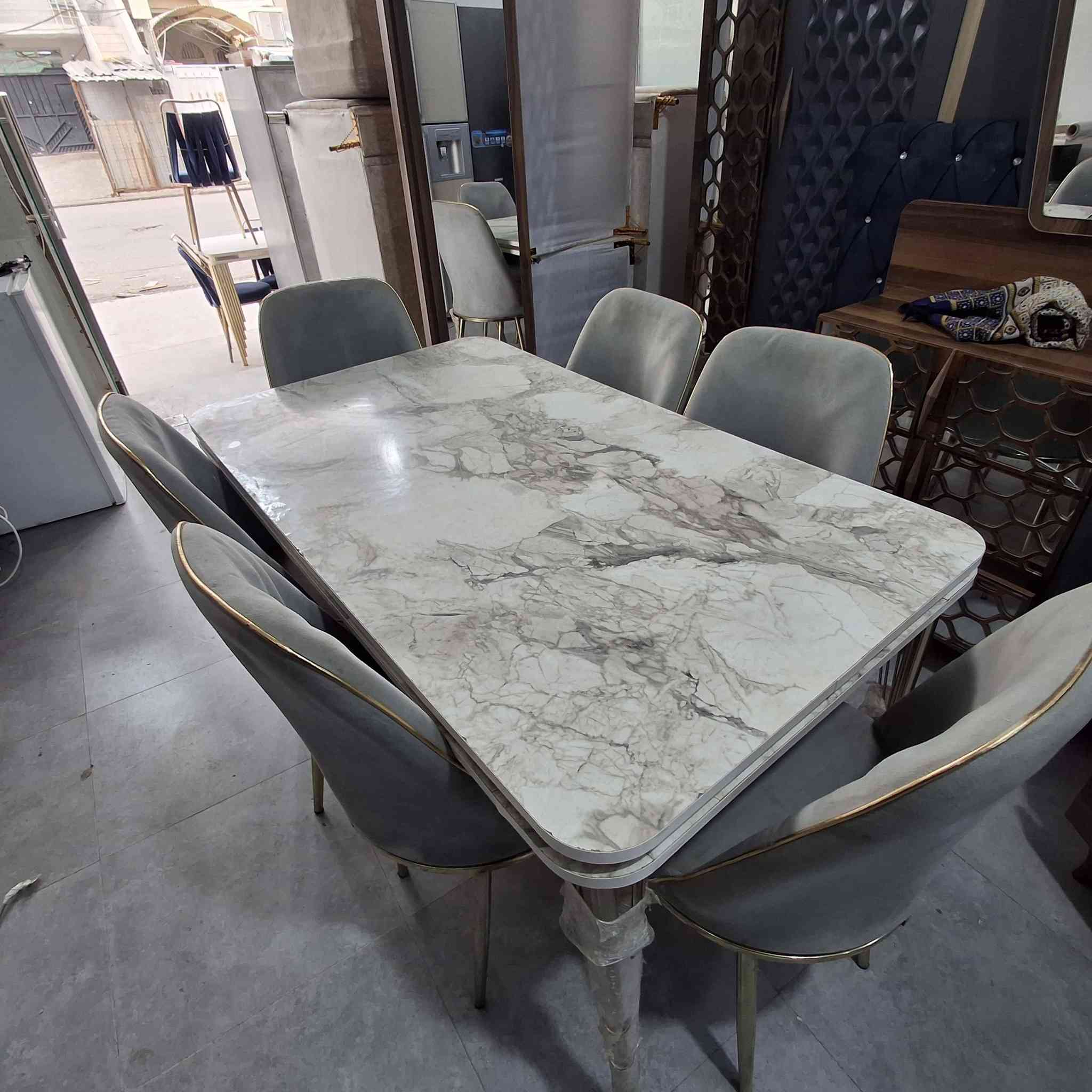 السلام عليكم ميز طعام تركي 6كراسي واصل للمنزل داخل أربيل رقم تواصل وتساب ***********
